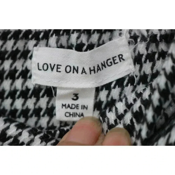 Love on a Hanger Houndstooth Mini Skirt-Size 3 - Picture 5 of 10